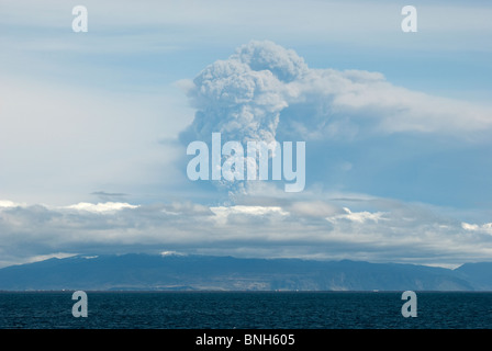 Eyjafjallajökull Aschewolke von Heimaey, Vestmannaeyjar, Island gesehen. Stockfoto