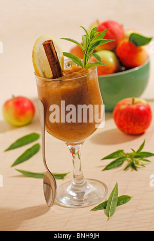 Aromatischen gedünsteten Apfel. Rezept zur Verfügung. Stockfoto