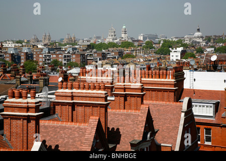 Blick über die Dächer von Chelsea und Knightsbridge, South Kensington, London, UK Stockfoto