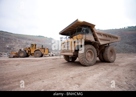 Große haul Truck oder Dump Truck earth mover Lkw im Steinbruch mine Stockfoto