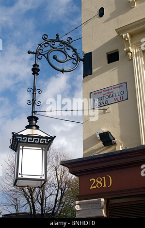 Szenen aus Markttag auf der Portobello Road in Notting Hill in London Stockfoto