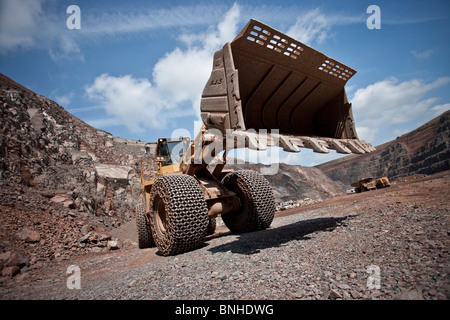 Großes Rad Dozer in offenen werfen mir. Stockfoto