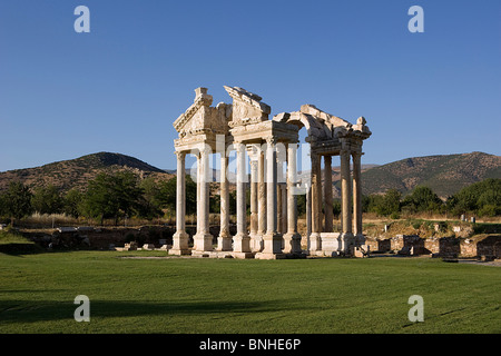 Türkei Juni 2008 Aphrodisias antiken Stadt antiken Stätte historische Ruine Ruinen hellenistischen, römischen, griechische Geschichte Tetrapylon Spalten Stockfoto