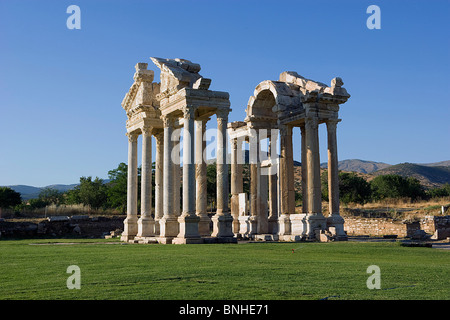 Türkei Juni 2008 Aphrodisias antiken Stadt antiken Stätte historische Ruine Ruinen hellenistischen, römischen, griechische Geschichte Tetrapylon Spalten Stockfoto