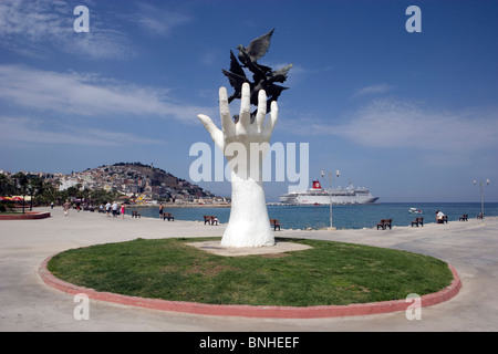 Juni 2008 Türkei Kusadasi Stadt Mittelmeer Küste Schiff Promenade Skulptur Stockfoto