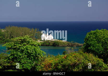 Karibik Port Antonio Jamaika weiß Burg Nord Küste Trident Burg Gebäude Resort Luxus Tourismus Küste Meer Ozean Landschaft Stockfoto