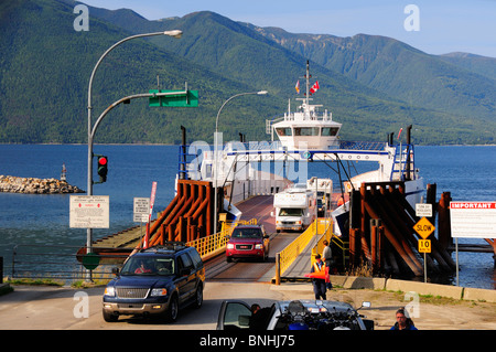 Kanada Kootenay Bay Ferry Kootenay Lake Crawford Bay British Columbia Rocky Mountains Rockies Schiff Boot Autos Verkehr transport Stockfoto