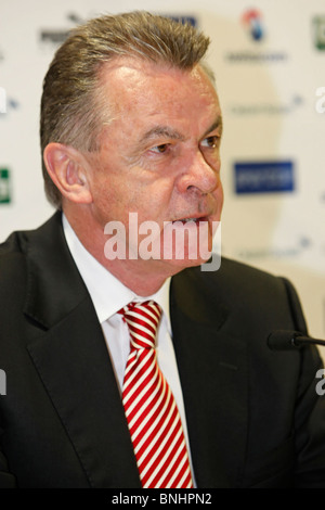 Der Schweiz Ottmar Hitzfeld 2008 Fußball Sport sport Fußball Team Porträt Fußball Trainer Pressekonferenz neu Stockfoto