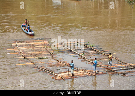 Breves Kanäle Brasilien Amazonas Regenwald Amazonas Dschungel Wald Fluss Tropen tropischen Holz Holz Holzverarbeitung Stockfoto