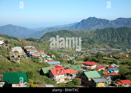 Philippinen Asien Luzon Cordillera Central Kordilleren Berge Landschaft Inseldorf Fahrt Baguio Häuser Wohnungen Stockfoto