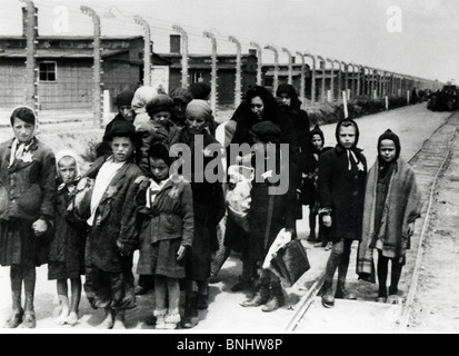 ZWEITEN Weltkriegs Konzentrationslager Auschwitz-Birkenau Holocaust Deutschland Juni 1944 Geschichte historische historische Häftlinge gefangen Stockfoto