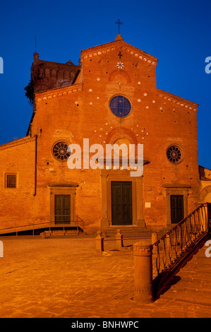 Abenddämmerung am Dom in der mittelalterlichen Stadt San Miniato, Toskana Italien Stockfoto