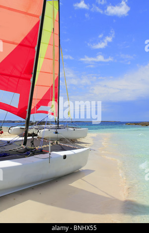 Hobie Cat Katamaran Formentera Strand Illetas Blue sky Balearic Illetes Stockfoto