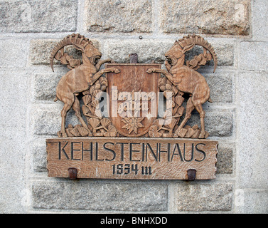 Holz- dekorative Crest auf Hitlers Kehlsteinhaus - Eagle's Nest - an Obersalzburg, in der Nähe von Berchtesgaden in Deutschland. Stockfoto