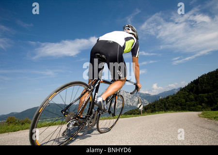 Racing Wheel Gmunden Oberösterreich Österreich Sommer Radfahren Bergen Straße See Meer Berg Alm Landschaft Landschaft Natur Mann Stockfoto