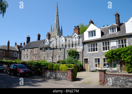 Häuser in der Kathedrale zu schließen, Norwich, Norfolk, England Stockfoto