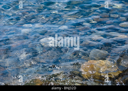 transparente und klare Wasser des Schwarzen Meeres in der Nähe von Strand Stockfoto
