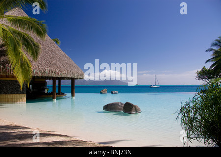 Tahiti Tahiti Nui Insel Papete Stadt Intercontinental Resort Blau Strohhütte Hütte Meerwasser Reisen Tourismus Urlaub Urlaub Stockfoto