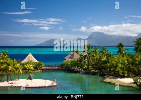 Tahiti Tahiti Nui Insel Papete Stadt Meer Intercontinental Resort Strohhütten Hotel Hotel Anordnung Hütte Bungalow Palmen Reisen Stockfoto