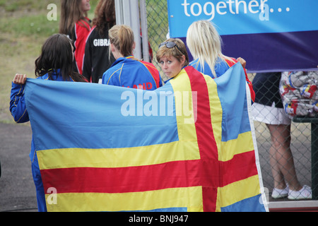 Medaille Zeremonie Finaltag Tennis NatWest Island Games 2009 im Idrottsgården in Mariehamn, 3. Juli 2009 Stockfoto