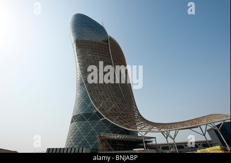 Abu Dhabi National Exhibition Centre, Capital Gate Building, Vereinigte Arabische Emirate Stockfoto