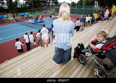 Medaille Zeremonie Finaltag Tennis NatWest Island Games 2009 im Idrottsgården in Mariehamn, 3. Juli 2009 Stockfoto