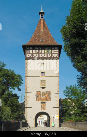 Deutschland Baden-Würtemberg Waiblingen Beinsteiner Tor Stadt Turm Weg durch Stadt Tor Bäume Rahmen Stockfoto