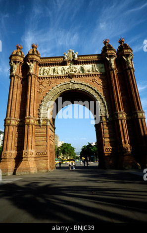 Arc de Triomf in Barcelona gesehen vom Passeig de Lluís Companys. Stockfoto