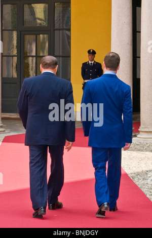 Ministerpräsident Silvio Berlusconi mit russischen Präsidenten Dmitrij Medvedev, italienische russische Gipfel, Präfektur Corso Monforte, Milan, ITA Stockfoto