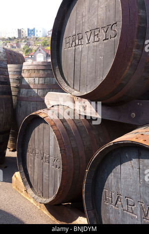 Harveys Fässer auf die Docks in Bristol Docks. Die Weinhändler-Geschäft wurde 1796 von John Harvey in Bristol gegründet. Stockfoto