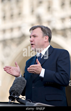 Edward Kugeln, britisches Parlamentsmitglied für Morley und Outwood, UK (2010) Stockfoto