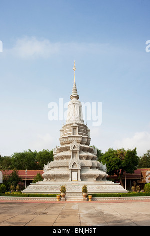 Stupa in der Silber-Pagode ist eine Verbindung befindet sich auf der Südseite des königlichen Palastes, Phnom Penh. Stockfoto