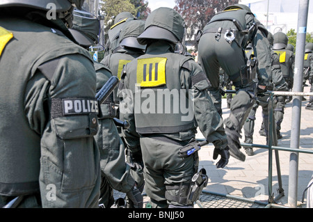 Anhänger, autonome Baden-Württemberg offizielle Bereitschaft Polizist Riot Polizei Bundesrepublik Demo marschiert Stockfoto