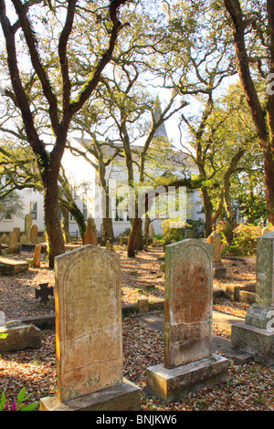 Grabsteine auf dem historischen alten Burying Ground, Beaufort, North Carolina, USA Stockfoto