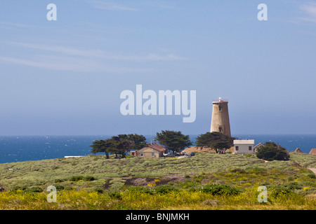 Piedras Blancas Licht Bahnhof Est 1875 auf Route 1 In Big Sur an der Pazifik Küste von Kalifornien Stockfoto