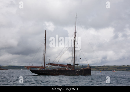 Segelboote in St. Mawes Harbour, Cornwall, England. Stockfoto