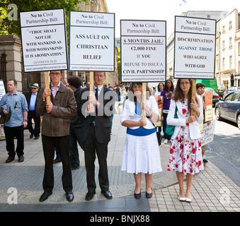 Demonstranten gegen die Homo-Ehe vor dem irischen Parlament, Dublin Stockfoto