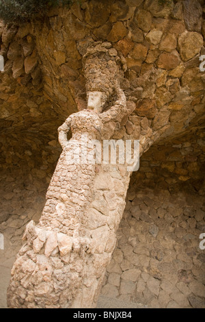 Detail einer Skulptur aus Stein im Park Güell, einem Park, entworfen von Antoni Gaudi, Barcelona, Spanien Stockfoto