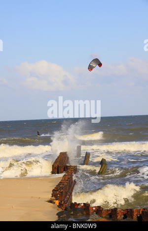 Kiteboarder bei Cape Hatteras National Seashore, Outer Banks, Buxton, North Carolina, USA Stockfoto