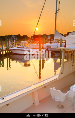 Sonnenuntergang am Silver Lake Harbor, Ocracoke Island, Cape Hatteras National Seashore, USA Stockfoto