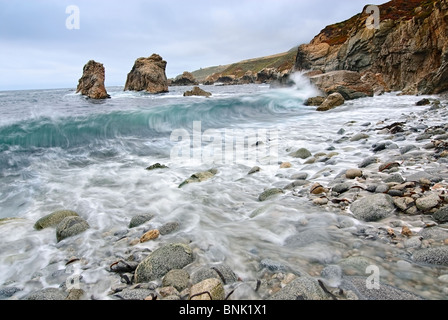 Blick auf die Wellen von Soberanes Point im Garrapata State Park. Stockfoto