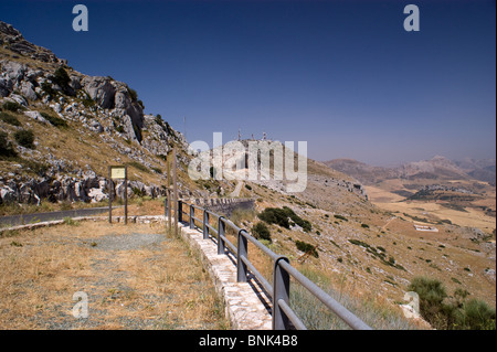 EL TORCAL GEBIRGSZUG IN DER NÄHE VON ANTEQUERA ANDALUSIEN SPANIEN Stockfoto