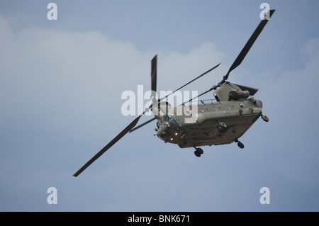 Chinook im Flug auf der Farnborough International Airshow 2010 Stockfoto