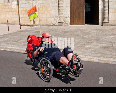 Touristisches Reiten Liegerad Dreirad - Frankreich. Stockfoto