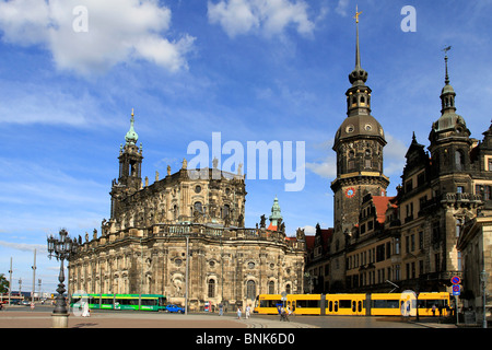 Katholische Hofkirche, Dom, erbaut 1739 1751 im barocken Stil und Residenz Schloss, Deutschland, Sachsen, Dresden Stockfoto