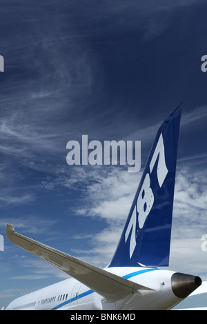 Boeing 787 Dreamliner Tragfläche und Leitwerk Nahaufnahmen in Farnborough Airshow, UK 2010 Stockfoto