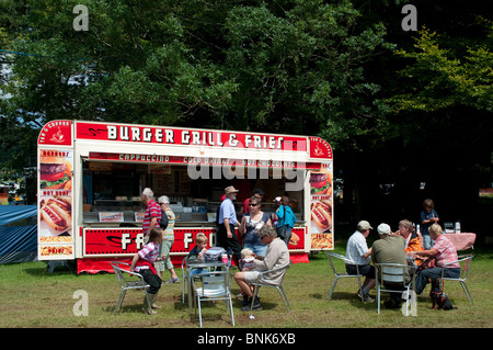 ein Fast Food-Kette auf einem Jahrmarkt in Cornwall, Großbritannien Stockfoto