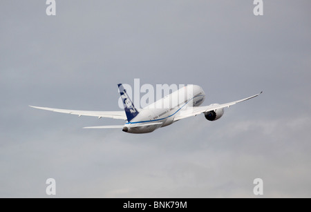 Boeing 787 Dreamliner im Flug Stockfoto