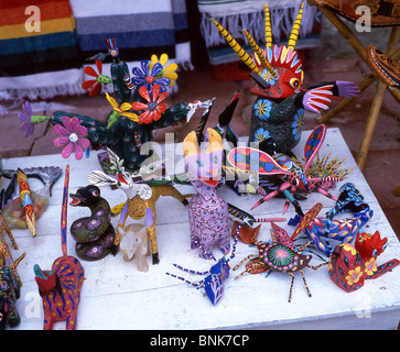 Mexikanisches Kunsthandwerk in Straßenrand stall, Tulum, Quintana Roo, Mexiko Stockfoto