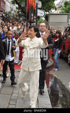 Jackie Chan und Jaden Smith in der Vorschau des Films Karate Kid in Paris im Grand Rex-Kino. Stockfoto